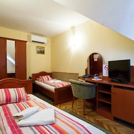 Bed & Breakfast Kertesz Panzio Győr
