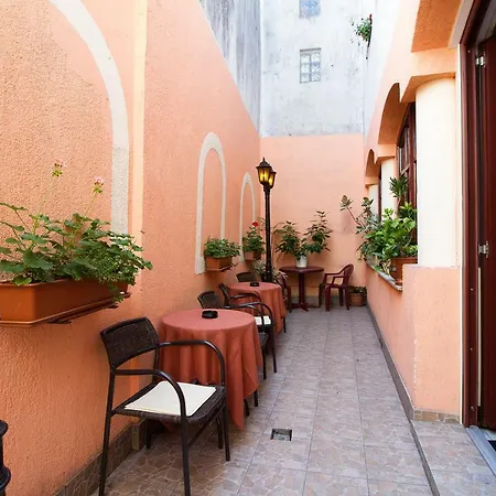 Bed & Breakfast Kertesz Panzio Győr